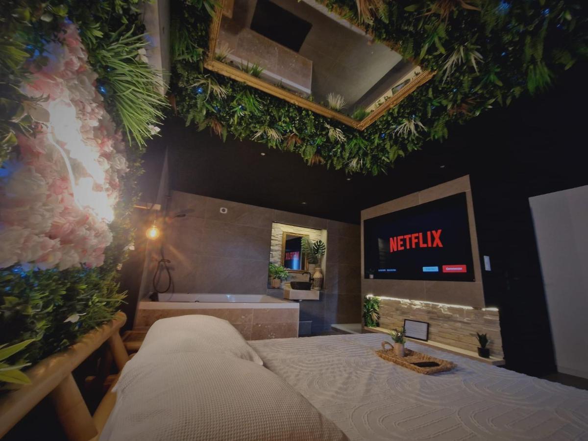 L'Experience Love Room Saint-Jean-Bonnefonds Екстериор снимка