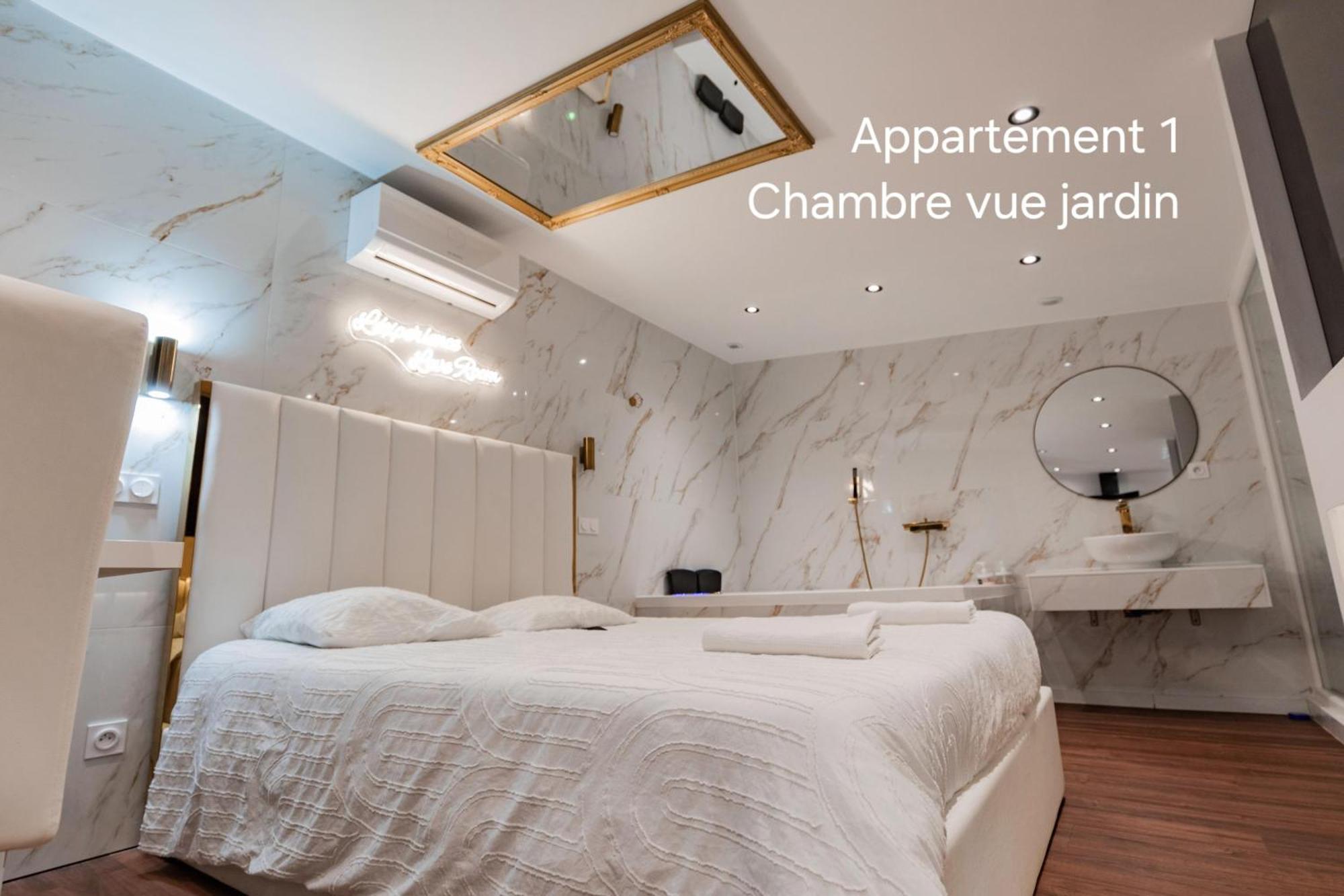 L'Experience Love Room Saint-Jean-Bonnefonds Екстериор снимка