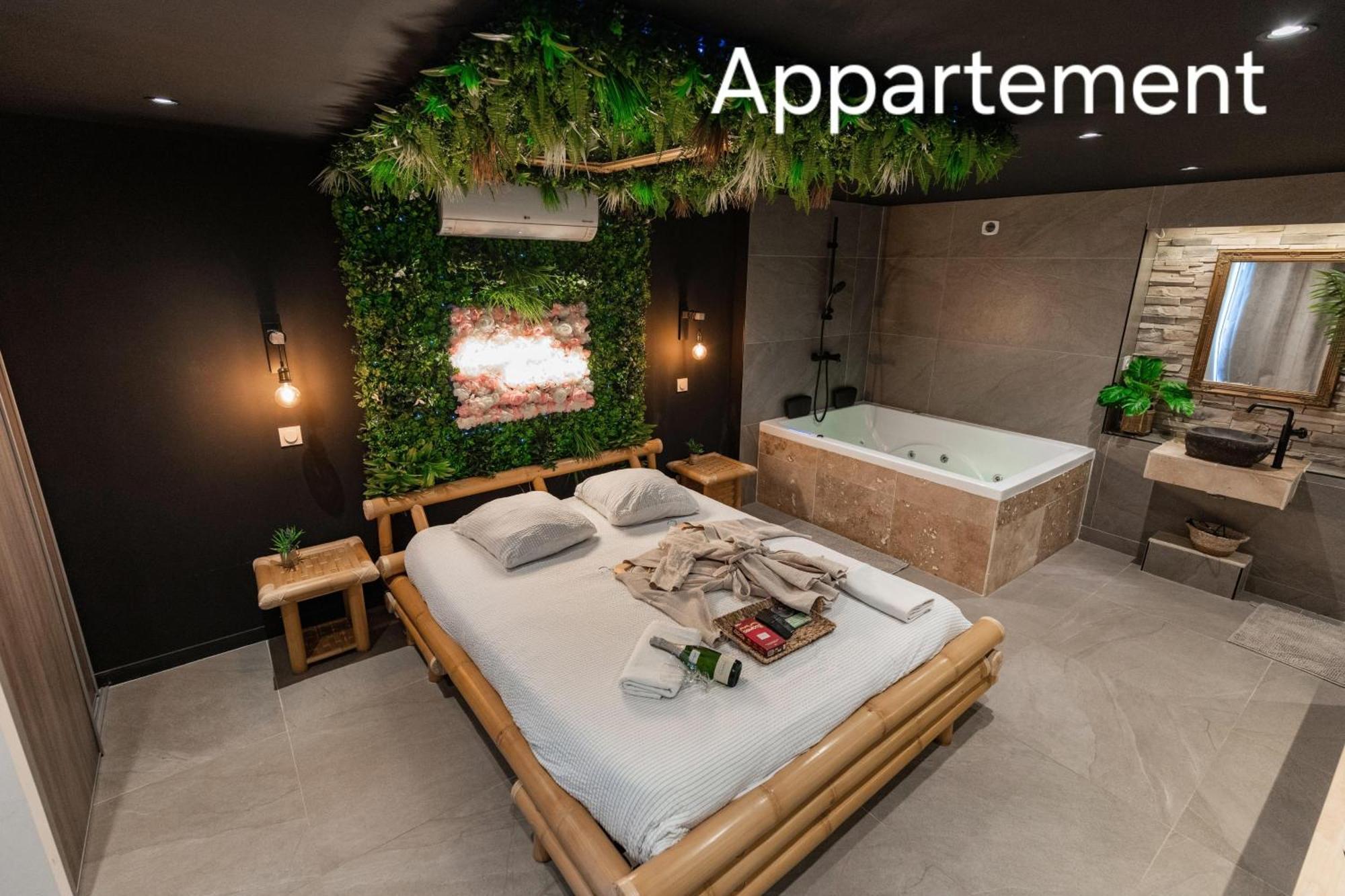 L'Experience Love Room Saint-Jean-Bonnefonds Екстериор снимка