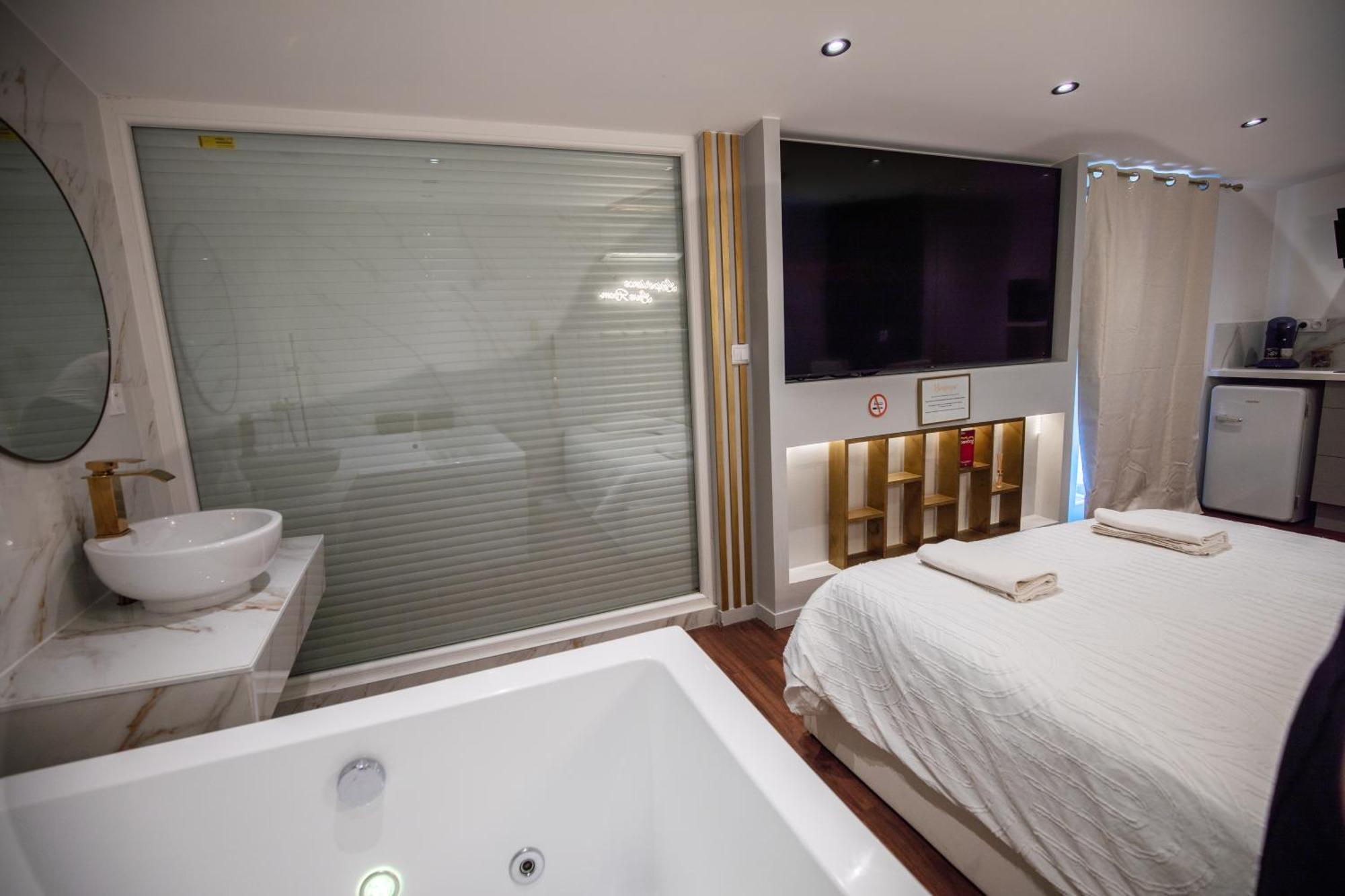 L'Experience Love Room Saint-Jean-Bonnefonds Екстериор снимка