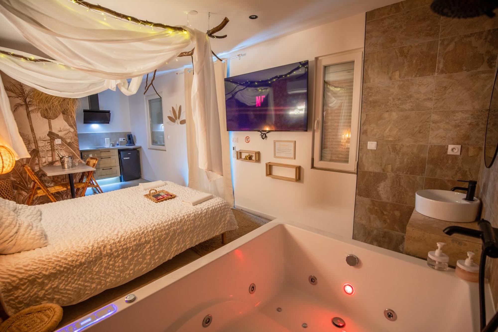 L'Experience Love Room Saint-Jean-Bonnefonds Екстериор снимка