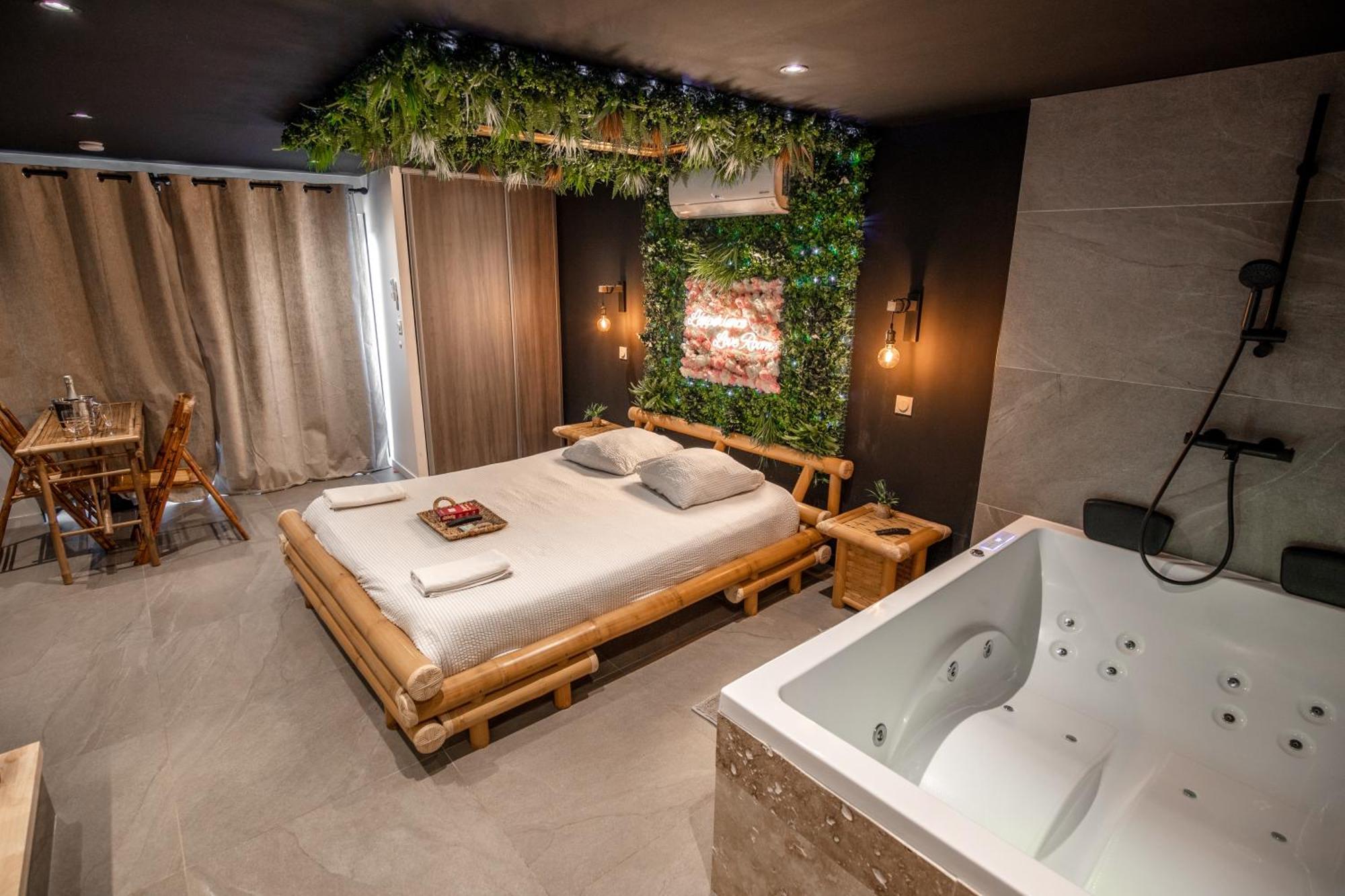 L'Experience Love Room Saint-Jean-Bonnefonds Екстериор снимка